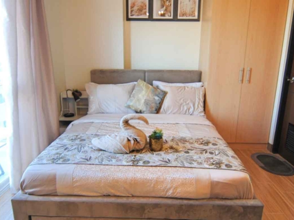 Studio Unit with Balcony – Fully Furnished at Saint Dominique Tower